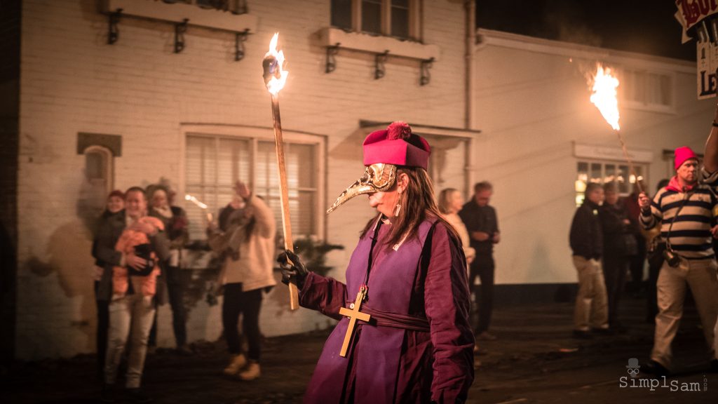 Lewes Bonfire - The Cardinal Knows who Nose